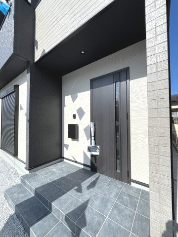 【玄関】 | 大野城市南ヶ丘3丁目3期　1号棟（全2棟）【仲介手数料無料・0円】 | 現地写真。