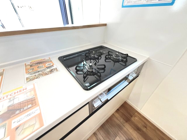 【キッチン】 | 大野城市南ヶ丘3丁目3期　1号棟（全2棟）【仲介手数料無料・0円】 | 現地写真。