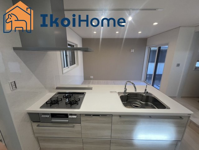 神戸市西区桜が丘西町2丁目　新築戸建てのキッチン|◆同社施工例◆人気の対面式のキッチン♪調理スペースもゆったり！使いやすいです！