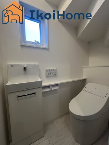 神戸市西区桜が丘西町2丁目　新築戸建てのトイレ|◆同社施工例◆1階・2階にウォシュレット、暖房便座、脱臭機能を標準装備のトイレを完備！