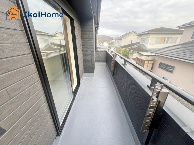 神戸市西区桜が丘西町2丁目　新築戸建てのバルコニー|【ホームページに現地動画掲載中】●年中無休：当日予約可●バルコニーには屋根はございません！