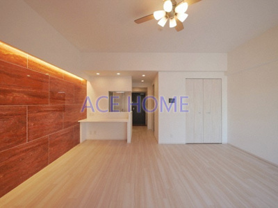 【居間・リビング】 | プレジオ海老江 | カラーパターン
偶数階：ホワイト基調
奇数階：ブラウン基調
（写真はホワイト基調）