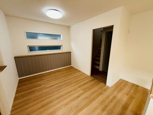 久喜市吉羽　第6期　全5邸の居間・リビング|〇リビング〇
カウンター付きのリビング♪小物を置いてインテリアを楽しむことができます（＾＾）
2025年10月撮影