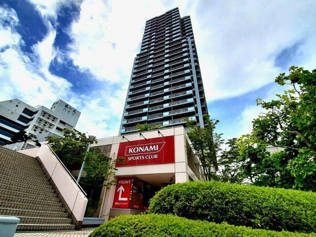 高知市九反田　中古マンションの外観|スポーツクラブ併設で健康的なライフスタイルを実現。