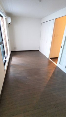 【居間・リビング】 | プレミア豊里 | エアコン付きなので年中快適です