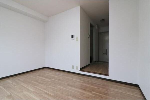 マルシェ九条の洋室