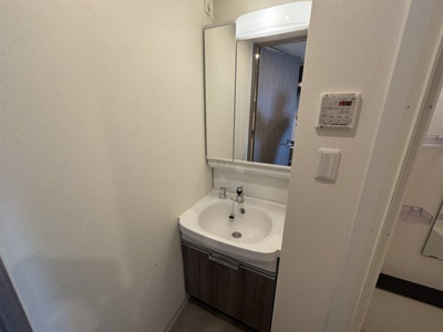 【洗面所】 | アドバンス大阪ヴェンティ | 忙しい朝には欠かせない洗面所です