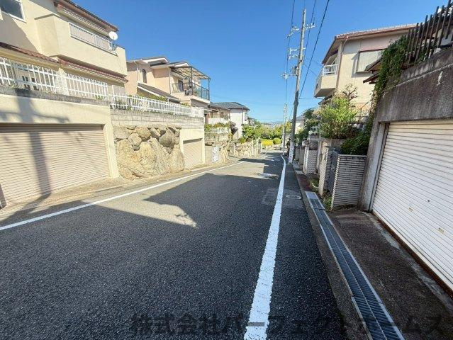 【前面道路含む現地写真】の画像