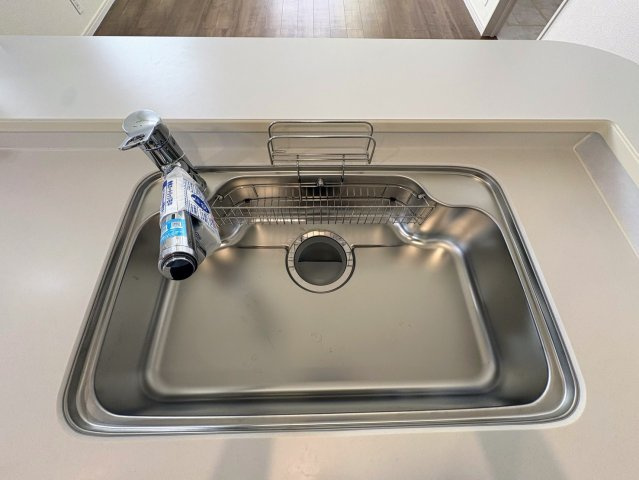 リーブルガーデン沖縄市南桃原・３号棟のキッチン|浄水器付きキッチンの流し台