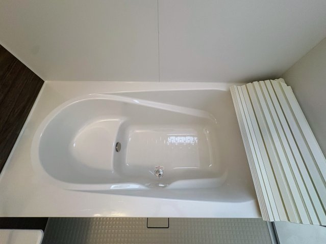 リーブルガーデン沖縄市南桃原・３号棟の浴室|浴槽