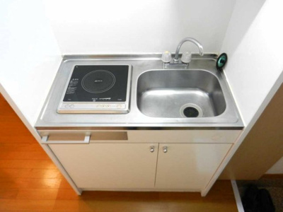 【キッチン】 | レオパレスＭ＆Ｍ | コンパクトなキッチンで掃除もらくらく。