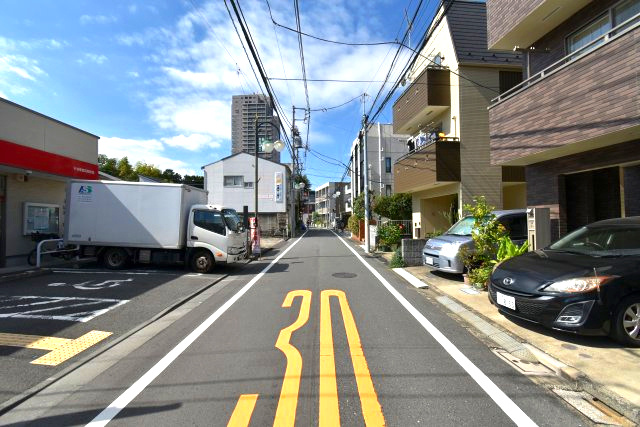 和田2丁目・売地の前面道路含む現地写真