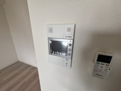 【セキュリティ】 | アドバンス大阪ヴェンティ | モニター付きインターホンです