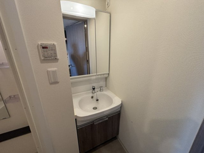 【洗面所】 | アドバンス大阪ヴェンティ | 忙しい朝には欠かせない洗面所です