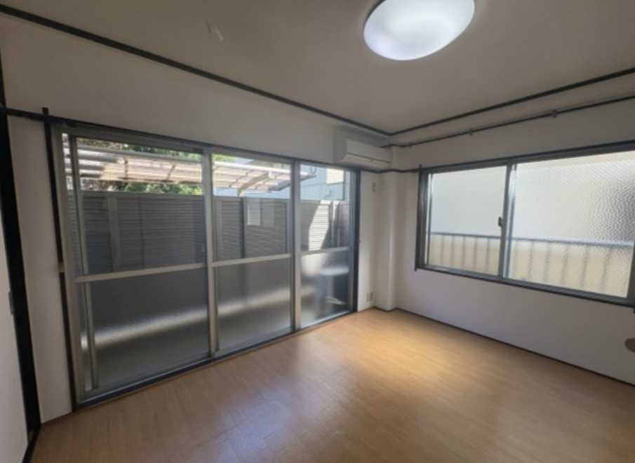 オリトハイツ　礼金0　三軒茶屋エリア　南向きの居間・リビング