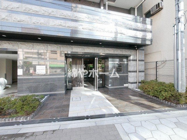 プレサンス玉造駅前ルージュのエントランス|清潔なエントランスです
