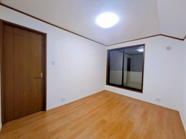 立川市錦町６丁目の中古一戸建の洋室