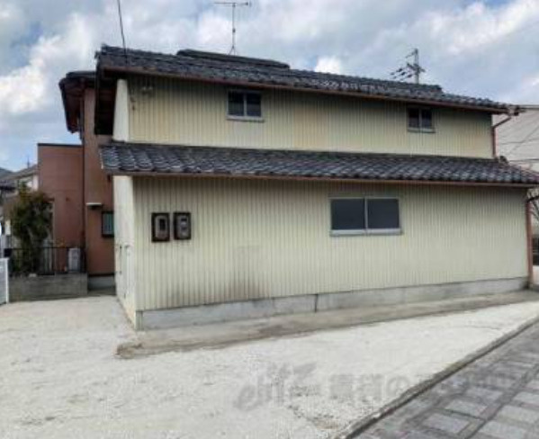 守山市守山４丁目の倉庫の外観