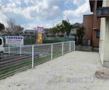 守山市守山４丁目の倉庫の周辺