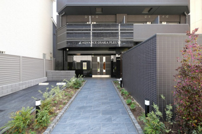 【エントランス】 | アドバンス大阪フルーヴ | ゆとりのあるエントランスです