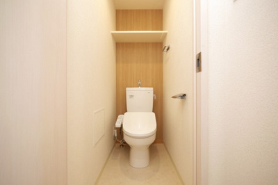 【トイレ】 | アドバンス大阪フルーヴ | 落ち着いた色調のトイレです