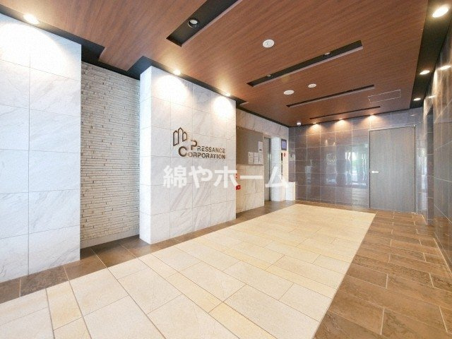 プレサンス玉造駅前ルージュのロビー|清潔なロビーです
