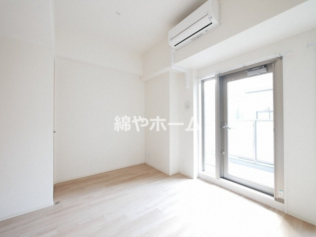 プレサンス玉造駅前ルージュの居間・リビング|ゆったりとしたリビングです