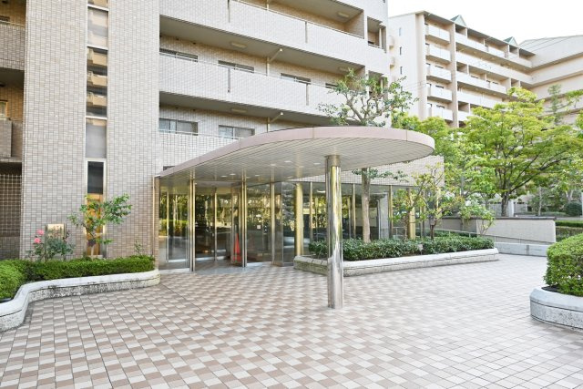 ジオ緑地公園一番館のエントランス|2025年10月撮影