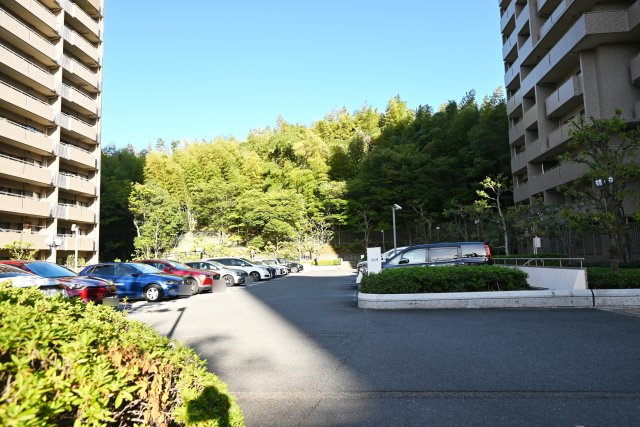 ジオ緑地公園一番館の駐車場|2025年10月撮影