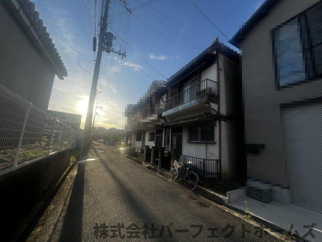 【前面道路含む現地写真】の画像