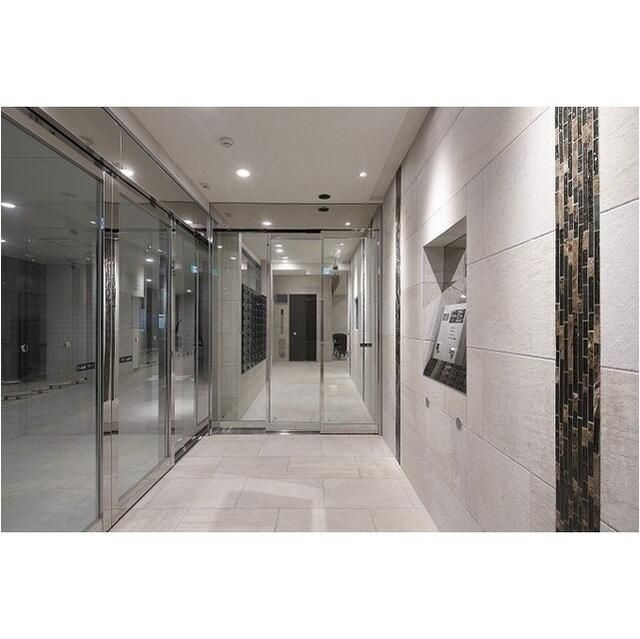 リバーレ浅草ウエストのエントランス