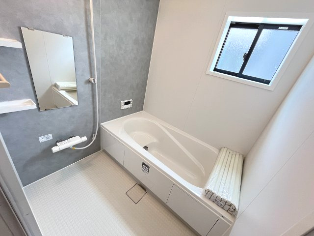 【内装】 | 春日市天神山4丁目1期　1号棟（全1棟）【仲介手数料無料・0円】 | 施工例。浴室です。施工例は完成時と異なる場合があります。
