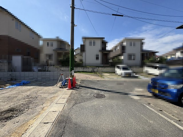 【その他】 | 春日市天神山4丁目1期　1号棟（全1棟）【仲介手数料無料・0円】 | 現地写真。前面道路です。