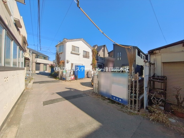 【前面道路含む現地写真】 | アトムセレクト三山９丁目　２号棟