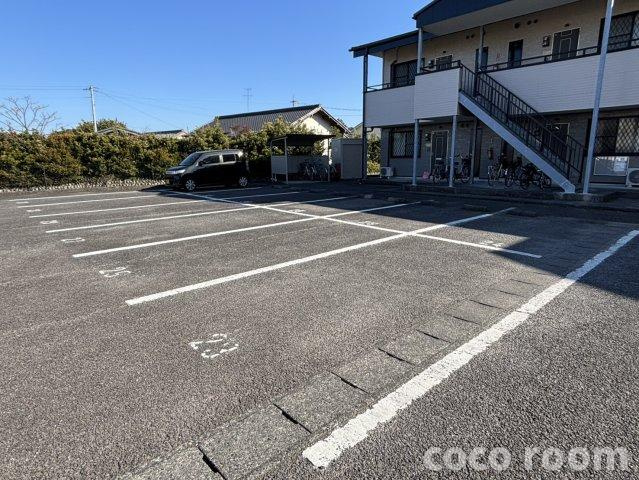 Ｓｕｒｐｌｕｓリヴェールの駐車場