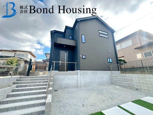 「お車3台駐車可」「WIC等収納豊富」　桜が丘西町　限定1棟