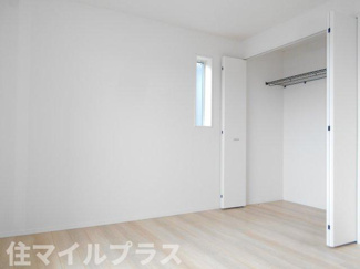 【洋室】 | 郡山市城清水新築一戸建て2棟 | 落ち着いた色調の洋室です