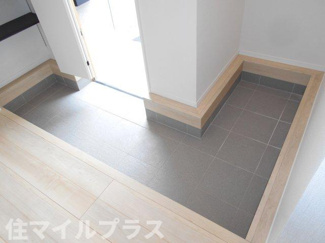 【玄関】 | 郡山市城清水新築一戸建て2棟 | ゆったりとした玄関です