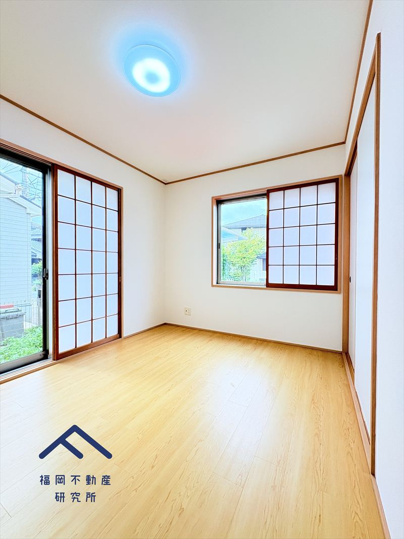 小郡市寺福童　戸建ての洋室