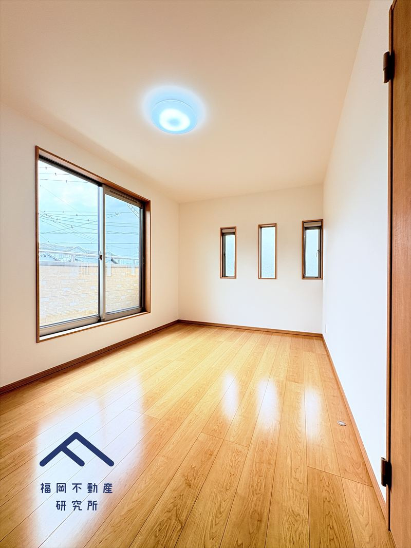 小郡市寺福童　戸建ての洋室