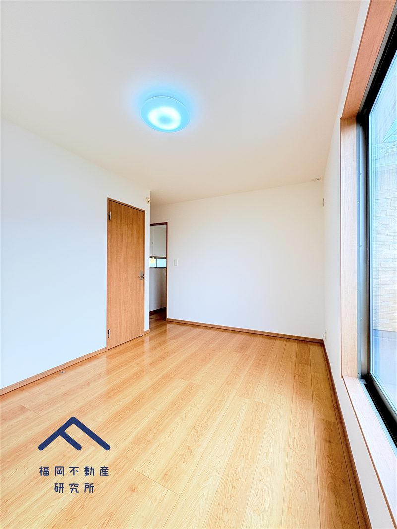 小郡市寺福童　戸建ての洋室