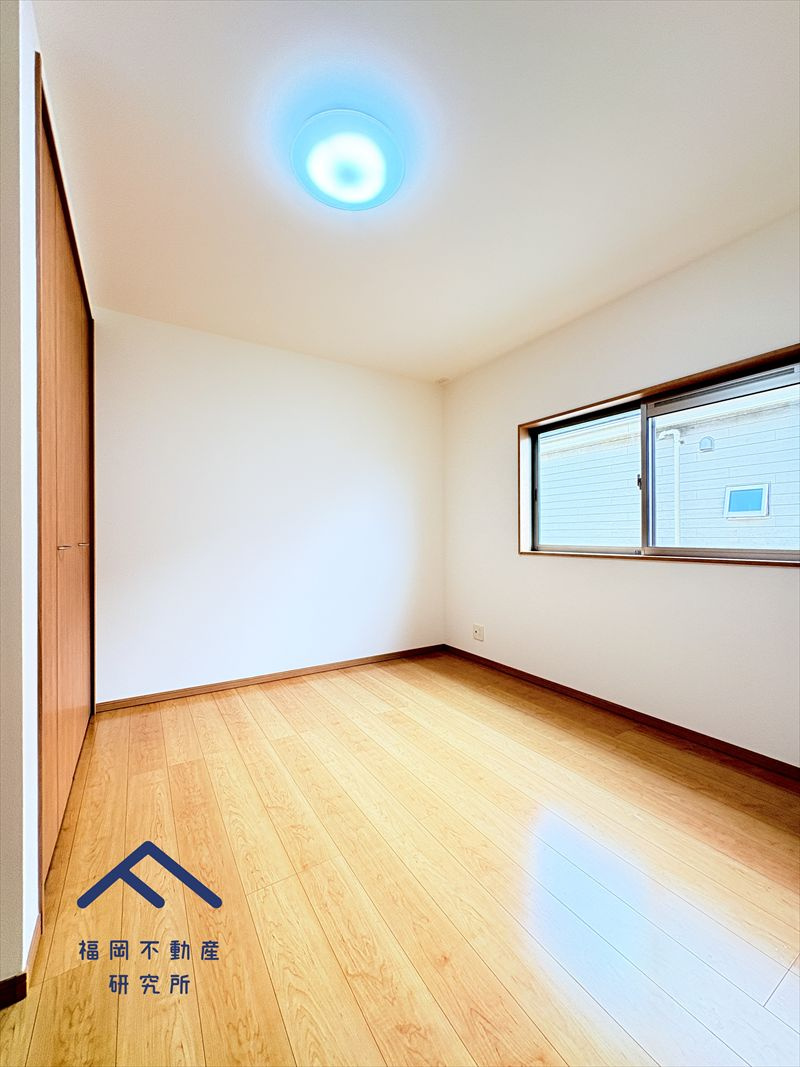 小郡市寺福童　戸建ての洋室