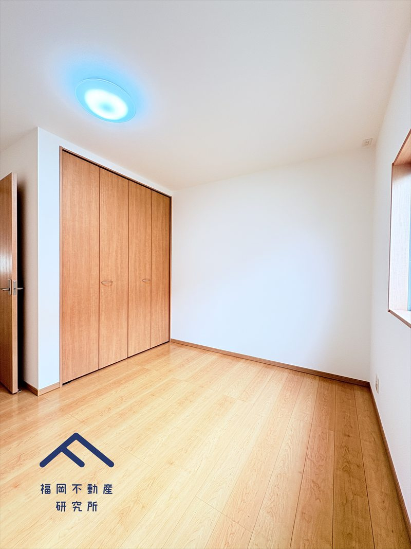 小郡市寺福童　戸建ての洋室