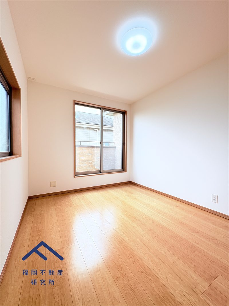 小郡市寺福童　戸建ての洋室