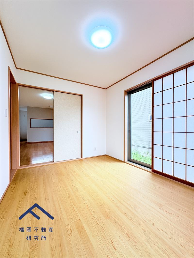 小郡市寺福童　戸建ての洋室