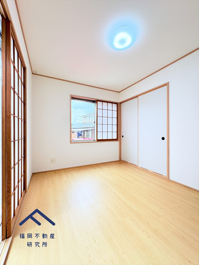 小郡市寺福童　戸建ての洋室