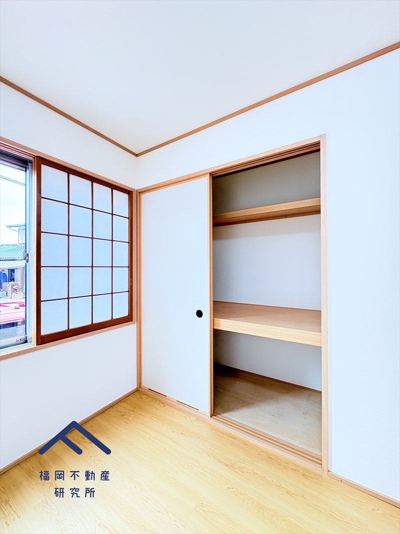 小郡市寺福童　戸建ての洋室