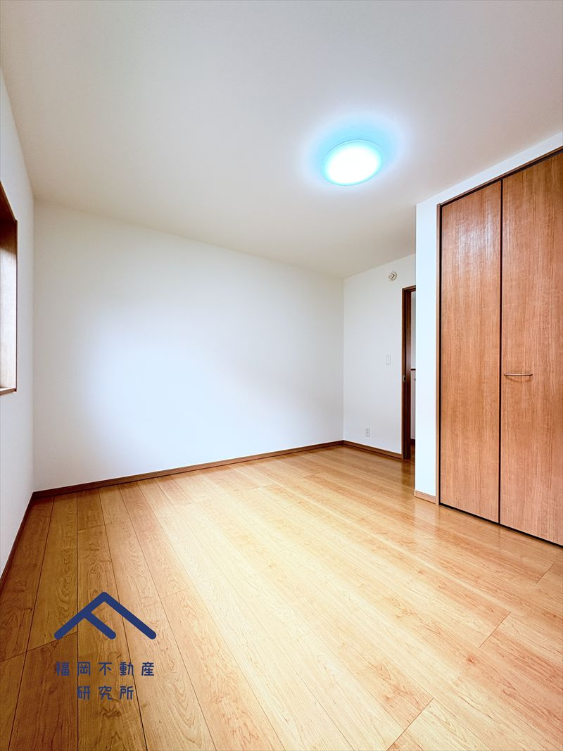 小郡市寺福童　戸建ての洋室