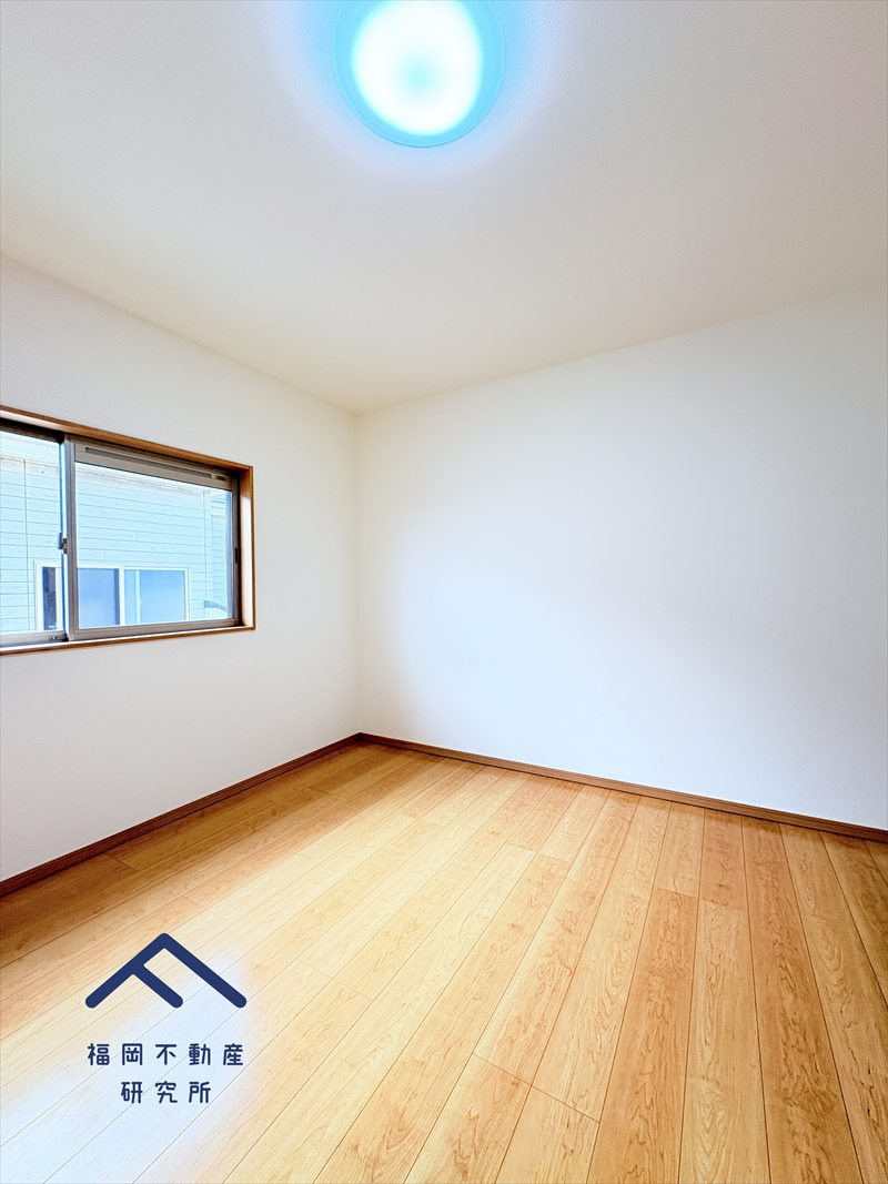 小郡市寺福童　戸建ての洋室