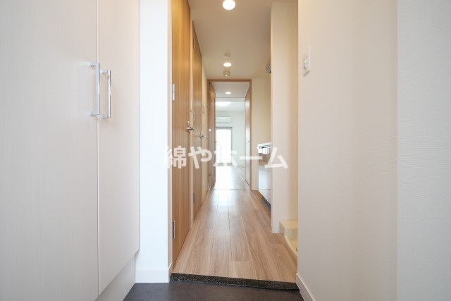 ララプレイス　玉造　オーブの玄関|収納もある玄関です